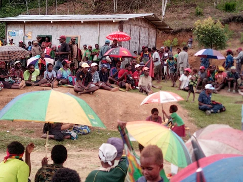 People at Tikiki mountain