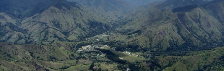 Menyamya valley from the north Menyamya valley from the north